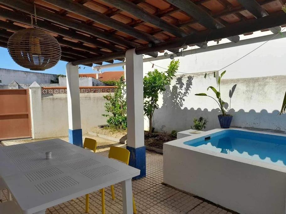 הוילה רגואנגוס דה מונסאראז Casa Caridade מראה חיצוני תמונה